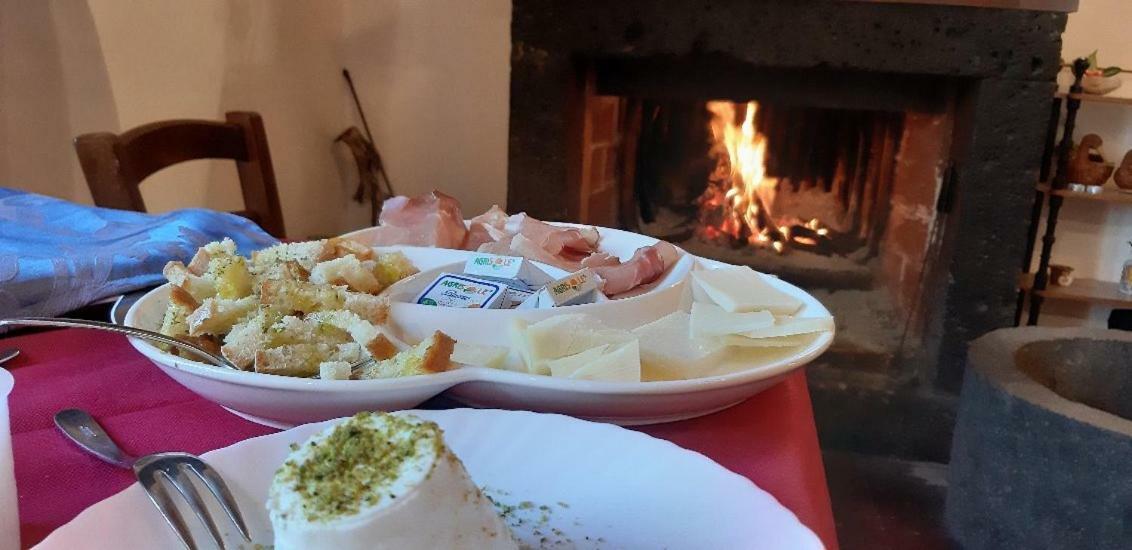Agriturismo Sole Di Sicilia Randazzo Kültér fotó
